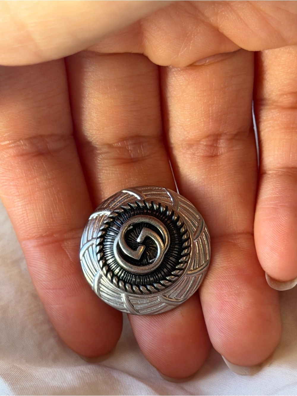 Gucci Button Ring - Picture 8 of 8